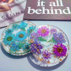 Pressed Flower Resin Coaster – Artistic Botanical Drinkware – Real Floral Gift for Her – Cottagecore Table Decor – Handmade Nature Art